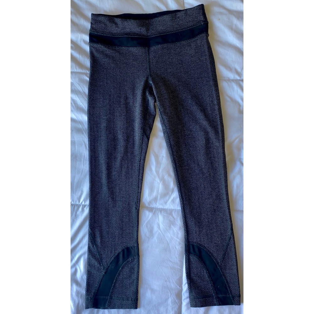 LULULEMON Run Inspire Crop ll size 4
